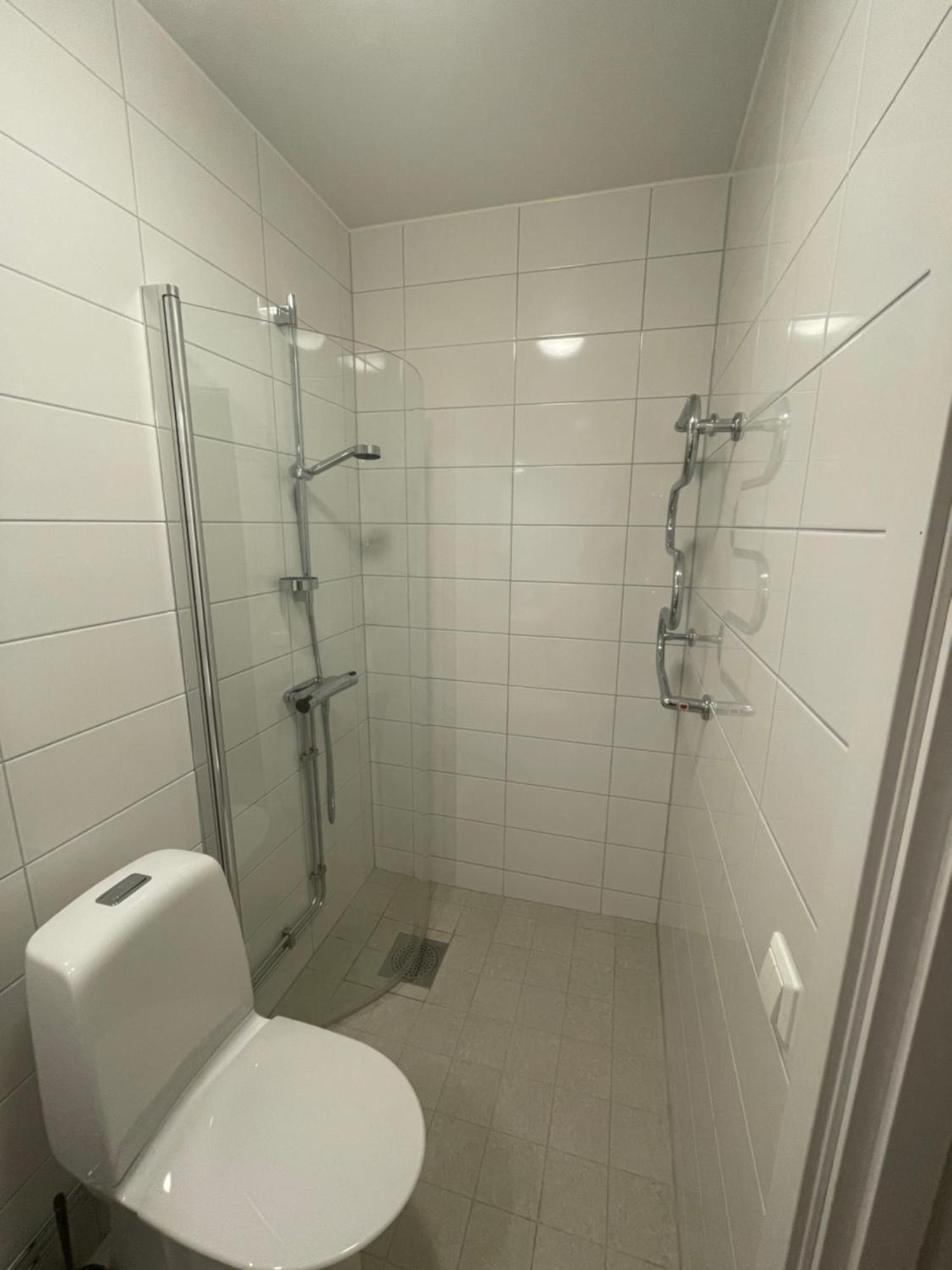 Newly Built Bright Apartment, Close To Everything If You Want To Visit Stockholm, You Will Find The Perfect Accommodation Here! Ferry Line 80 Makes It Very Convenient And Easy To Get To The City Center Nacka Esterno foto