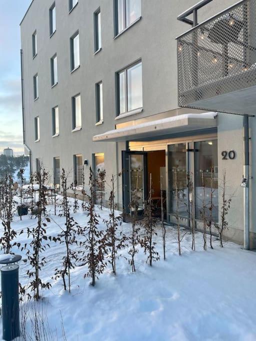 Newly Built Bright Apartment, Close To Everything If You Want To Visit Stockholm, You Will Find The Perfect Accommodation Here! Ferry Line 80 Makes It Very Convenient And Easy To Get To The City Center Nacka Esterno foto