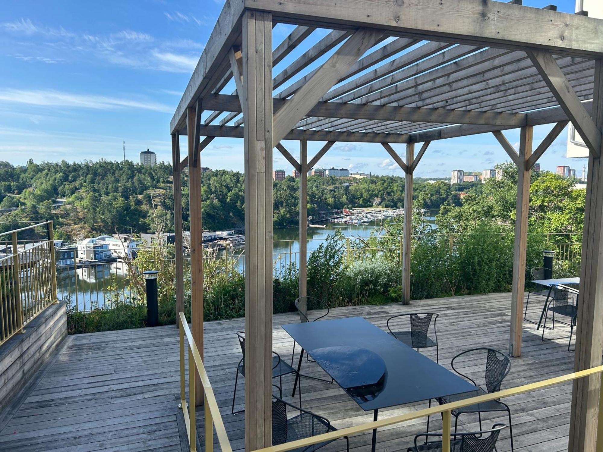 Newly Built Bright Apartment, Close To Everything If You Want To Visit Stockholm, You Will Find The Perfect Accommodation Here! Ferry Line 80 Makes It Very Convenient And Easy To Get To The City Center Nacka Esterno foto